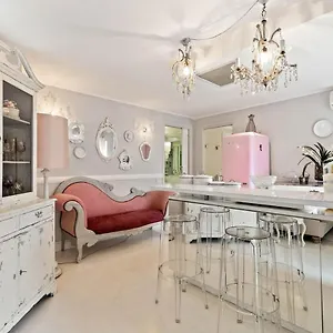 https://attico-milano.italymilanhotels.net